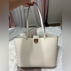 Michael Kors Manhattan Tote !